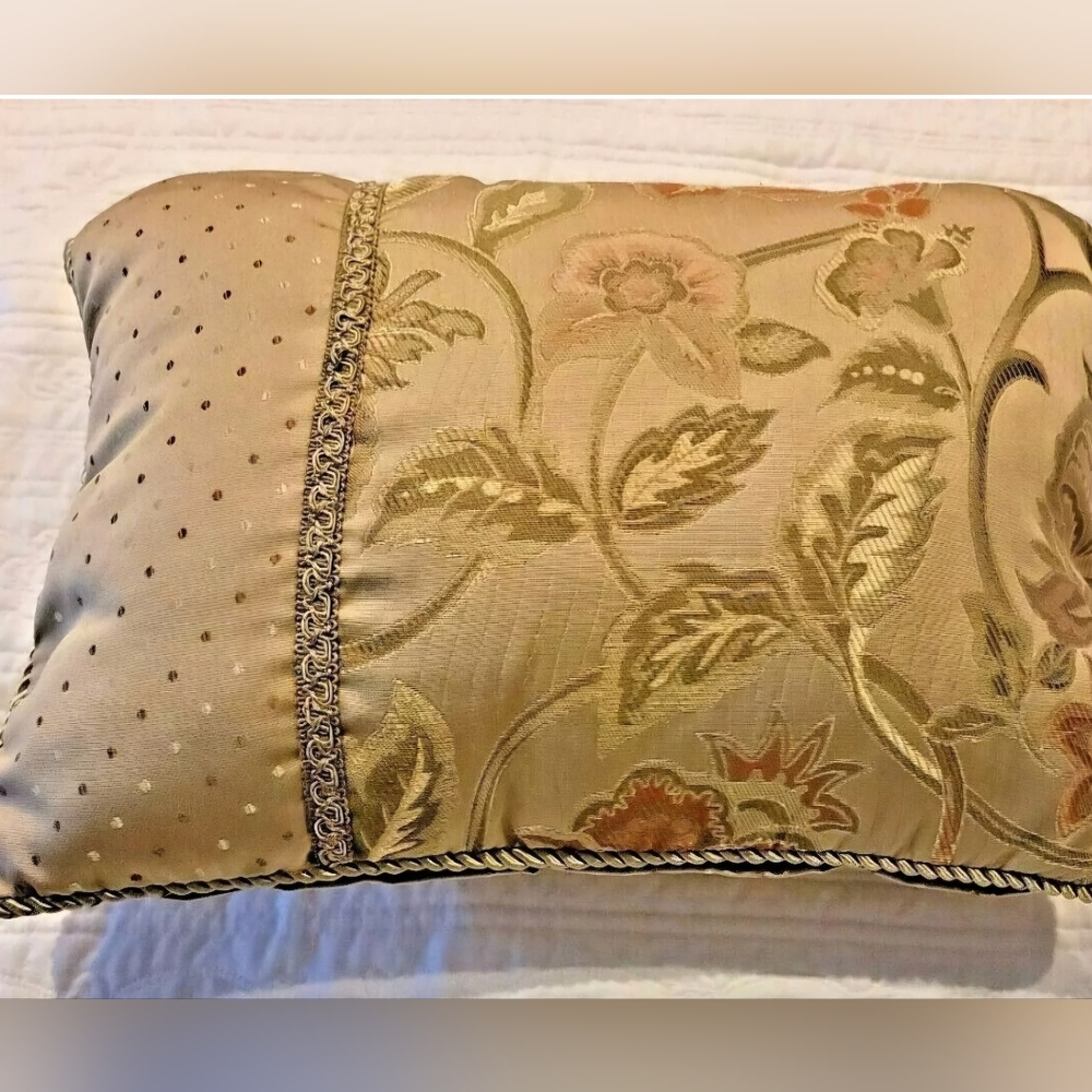 Elegant Damask Pillow Olive w/ Gold Embroidery Trim-Floral 14"x20" Pre-owned